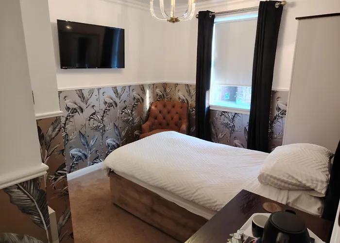 Linroy Guest House