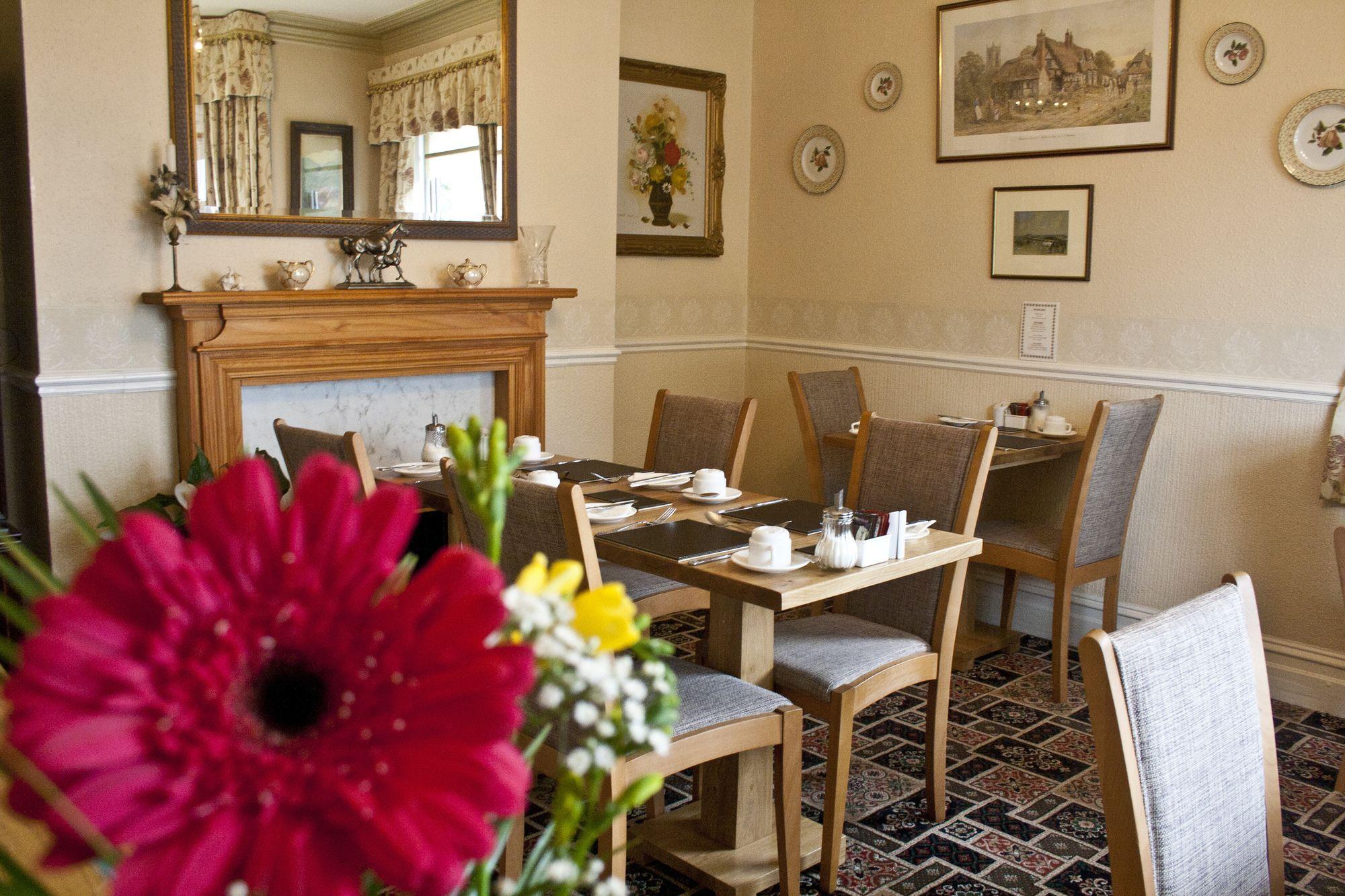 Linroy Guest House Guest house 4*