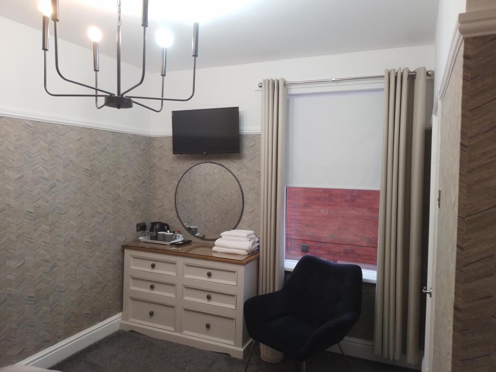 Linroy Guest House 4*