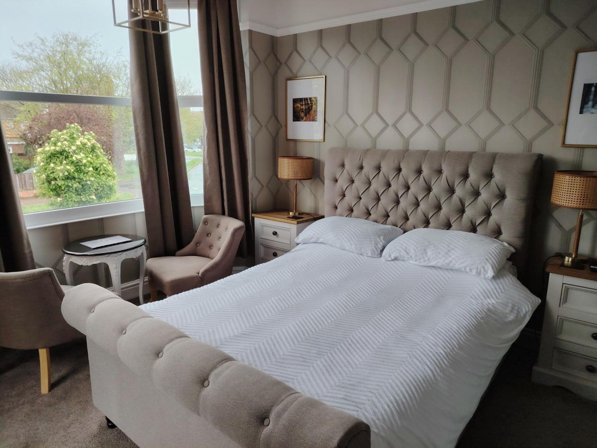 Linroy Guest House
