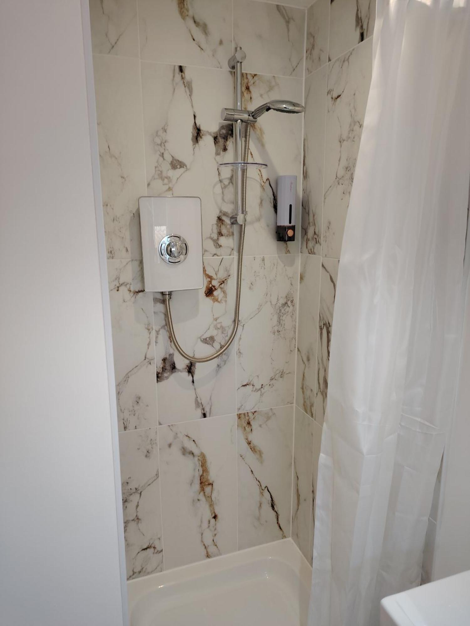 Linroy Guest House Guest house 4*