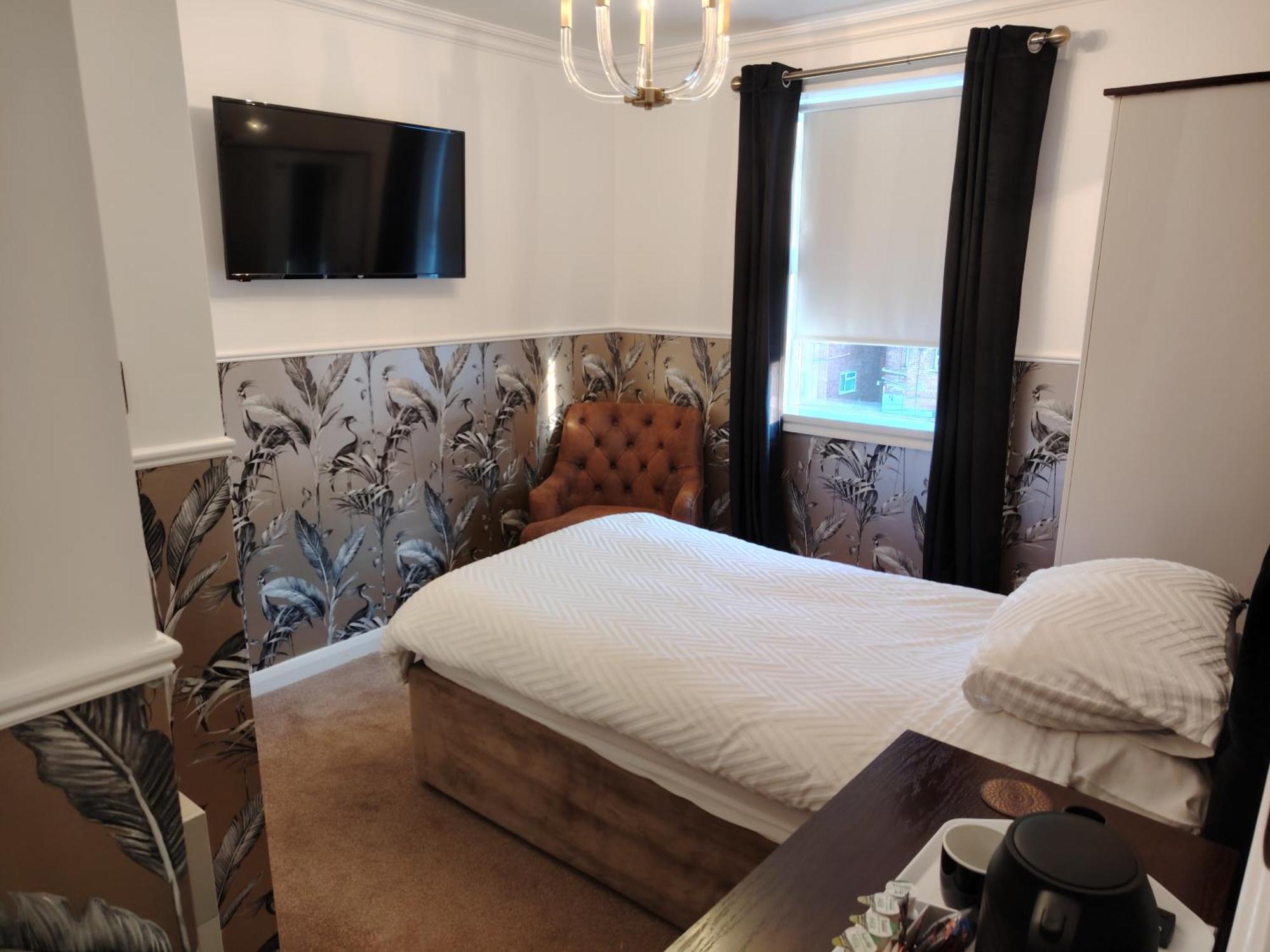 Linroy Guest House 4*